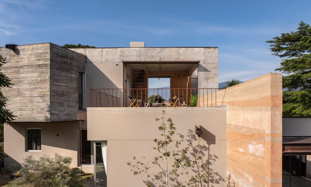 The Terrace House / S.O.S Architects